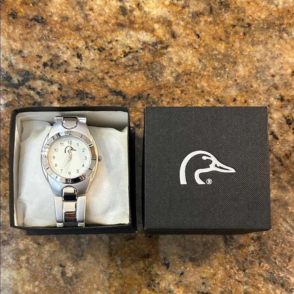 Ducks Unlimited Silver Men’s Watch New in Original Box